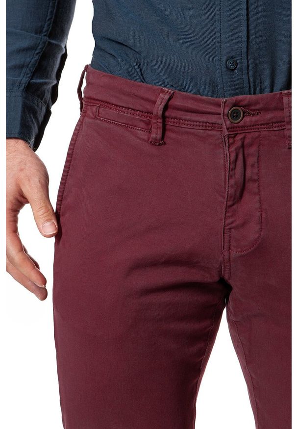 Mustang - MUSTANG SPODNIE MĘSKIE Classic Chino CHOCOLATE TRUFFLE 1006674 7140. Materiał: materiał