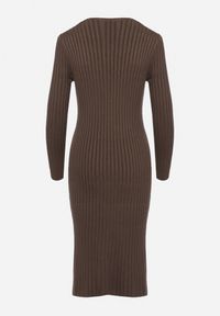 Born2be - Brązowa Dopasowana Sukienka z Wiskozą z Prążkowanego Materiału Ściągana Troczkiem Eleavia. Okazja: na co dzień. Kolor: brązowy. Materiał: prążkowany, wiskoza, materiał. Wzór: aplikacja. Styl: casual #5