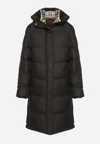 Born2be - Czarna Długa Kurtka Pikowana z Kapturem Genama. Okazja: na spacer, na co dzień. Typ kołnierza: kaptur. Kolor: czarny. Materiał: dzianina, jeans, poliester. Długość: długie. Styl: casual, klasyczny #3