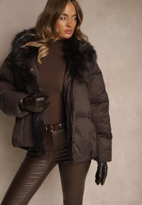Renee - Brązowa Oversizowa Kurtka z Pikowanymi Przeszyciami i Futrem Silvitila. Okazja: na co dzień. Kolor: brązowy. Materiał: futro. Styl: casual #5
