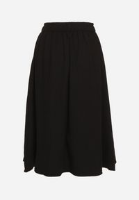 Born2be - Czarna Rozkloszowana Spódnica z Gumką w Pasie i Ściągaczem Xegelia. Okazja: na co dzień. Kolor: czarny. Styl: elegancki, casual #3