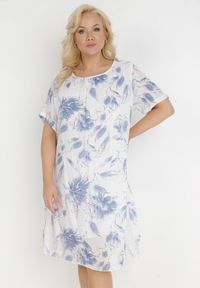 Born2be - Niebieska Sukienka z Bawełny Sebaestus. Okazja: na co dzień. Kolekcja: plus size. Kolor: niebieski. Materiał: bawełna. Wzór: kwiaty. Typ sukienki: proste, dla puszystych. Styl: casual, wakacyjny, klasyczny. Długość: midi #1