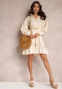 Renee - Beżowa Koszulowa Sukienka z Perłowymi Guzikami i Koronkowymi Wstawkami Shyanne. Kolor: beżowy. Materiał: koronka. Typ sukienki: koszulowe. Styl: vintage. Długość: midi