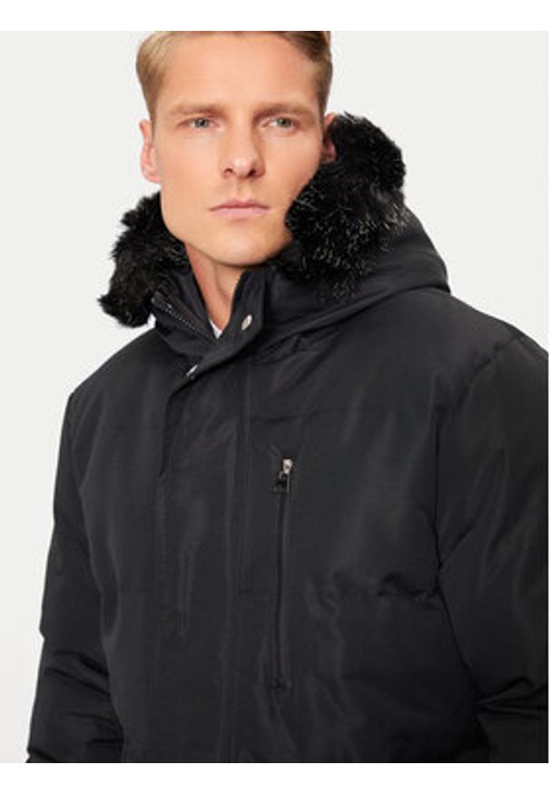 Brave Soul Parka MJK-COLNEBLACK Czarny Regular Fit. Kolor: czarny. Materiał: syntetyk