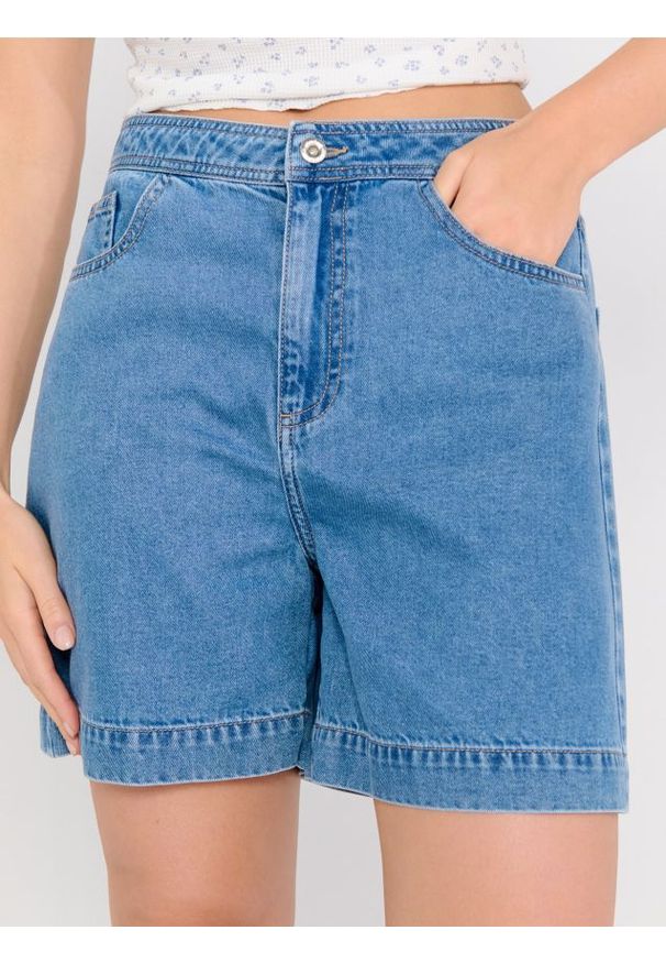 Sinsay - Bermudy jeansowe - niebieski. Kolor: niebieski. Materiał: jeans