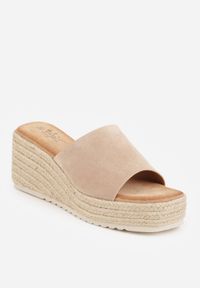 Born2be - Beżowe Boho Klapki z Imitacji Zamszu na Plecionym Koturnie Adrea. Okazja: na co dzień. Kolor: beżowy. Materiał: zamsz. Wzór: gładki. Sezon: lato. Obcas: na koturnie. Styl: boho #6
