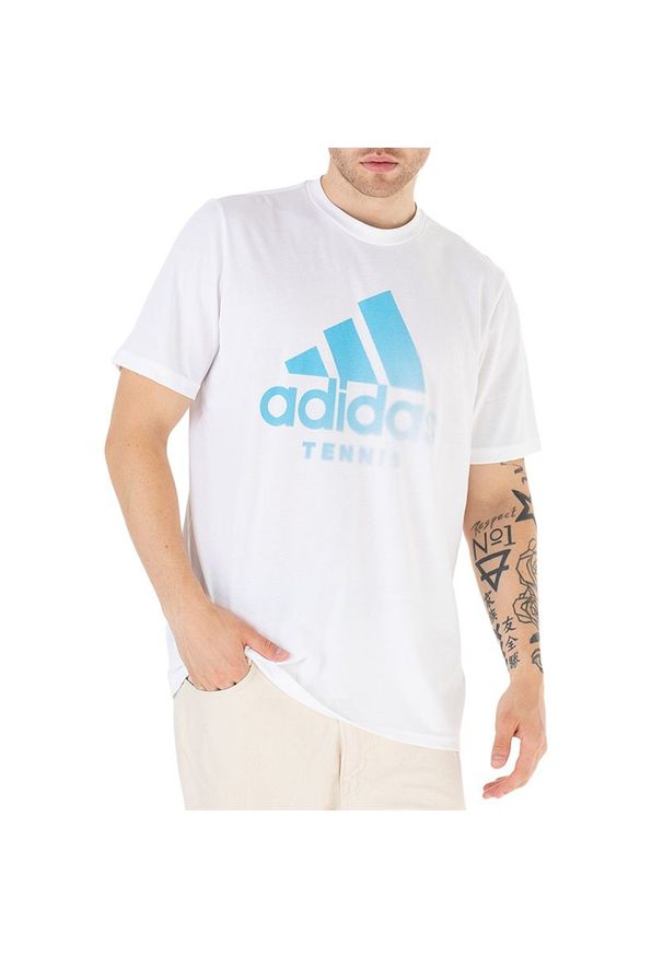 Adidas - Koszulka adidas Tennis Aeroready Graphic Tee HA0969 - biała. Kolor: biały. Materiał: bawełna, poliester. Długość rękawa: krótki rękaw. Długość: krótkie. Wzór: aplikacja. Sport: tenis
