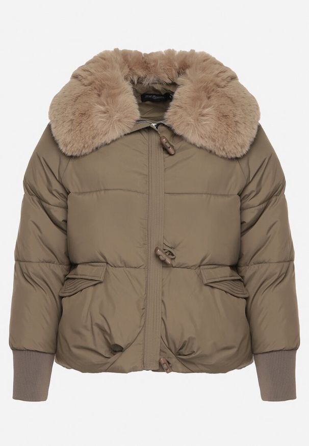 Born2be - Ciemnozielona Puchowa Kurtka Pikowana z Futrzanym Kołnierzem Lanivela. Okazja: do pracy, na co dzień, na spotkanie biznesowe. Kolekcja: plus size. Kolor: zielony. Materiał: futro, puch. Styl: casual, biznesowy