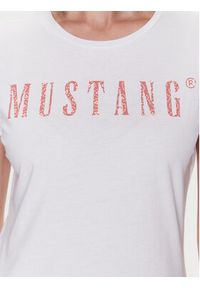 Mustang T-Shirt Alexia C Print 1013620 Biały Regular Fit. Kolor: biały. Materiał: bawełna. Wzór: nadruk #3