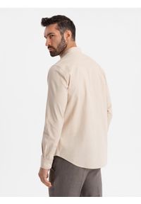 Ombre Clothing - Koszula męska lniana ze stójką i kieszenią REGULAR FIT – kremowa V3 - Rozmiar: M. Okazja: na co dzień. Typ kołnierza: kołnierzyk stójkowy. Kolor: kremowy. Materiał: len. Długość rękawa: długi rękaw. Długość: długie. Sezon: wiosna, lato. Styl: casual #7