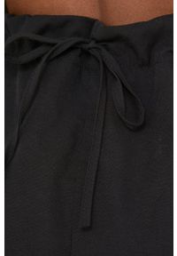 Answear Lab sukienka bawełniana kolor czarny mini rozkloszowana. Kolor: czarny. Materiał: bawełna. Długość rękawa: krótki rękaw. Typ sukienki: rozkloszowane. Styl: wakacyjny. Długość: mini #3