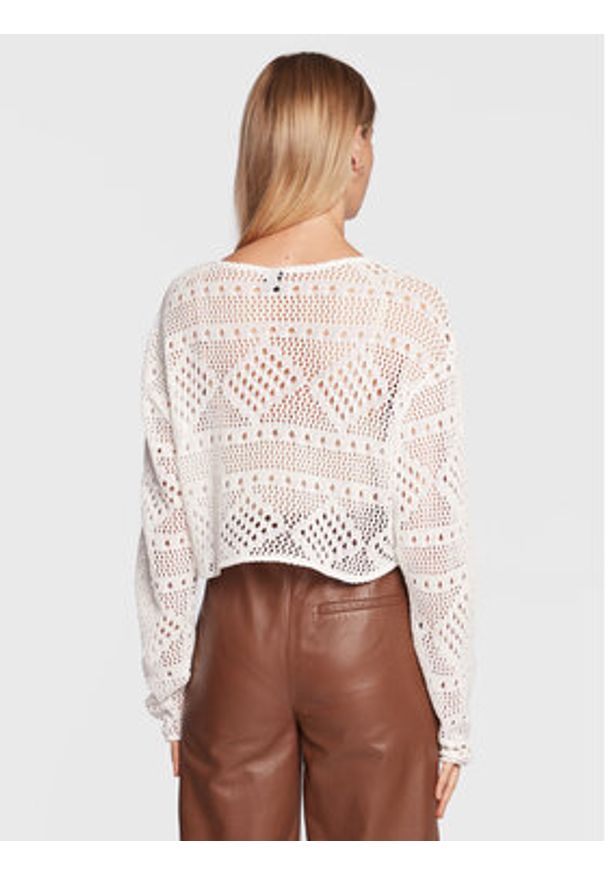 Gina Tricot Sweter Hedda 18423 Biały Relaxed Fit. Kolor: biały. Materiał: syntetyk