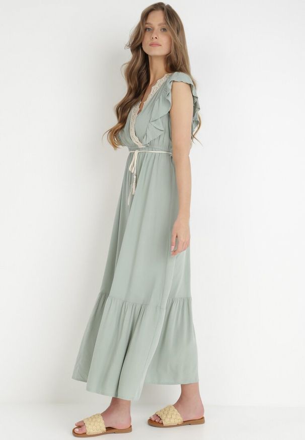 Born2be - Miętowa Sukienka Lasthusa. Kolor: miętowy. Materiał: koronka. Długość rękawa: bez rękawów. Sezon: lato. Typ sukienki: kopertowe. Styl: boho, wakacyjny. Długość: mini