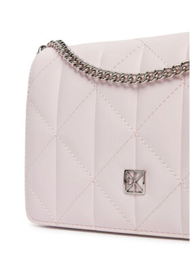 Calvin Klein Torebka Quilted Mini Chain Bag LV04F3321G Różowy. Kolor: różowy. Materiał: skórzane