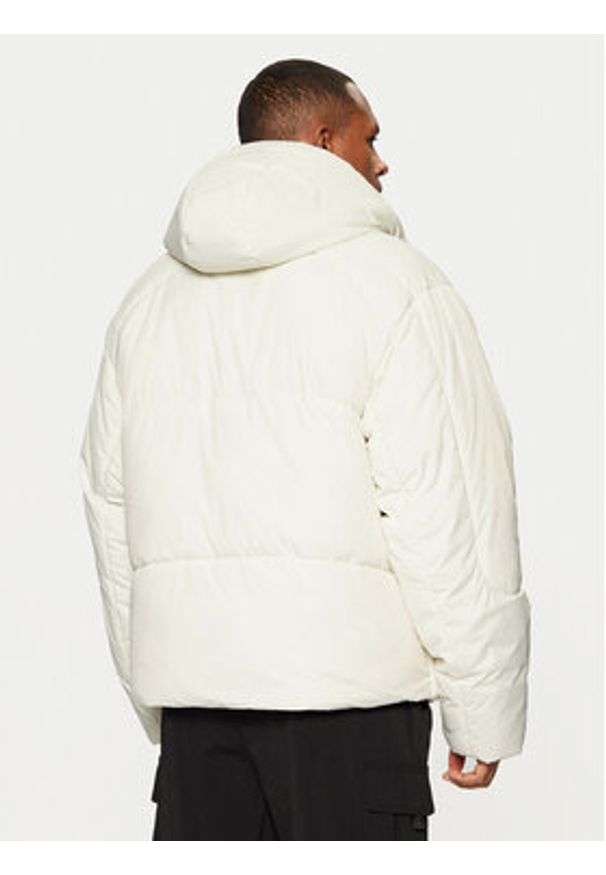 Karl Kani Kurtka zimowa Sport Patch Artic 60760029 Biały Regular Fit. Kolor: biały. Materiał: syntetyk. Sezon: zima. Styl: sportowy