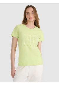 4f - 4F T-shirt regular z nadrukiem damski - żółty L. Okazja: na co dzień. Kolor: żółty. Materiał: jersey, tkanina, dzianina, bawełna, materiał. Długość rękawa: krótki rękaw. Długość: krótkie. Wzór: nadruk. Sezon: lato. Styl: sportowy, klasyczny, casual