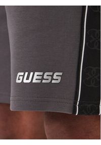 Guess Szorty materiałowe Z4RD04 KB3P2 Szary Regular Fit. Kolor: szary. Materiał: syntetyk, bawełna #2