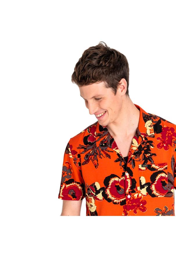 Lee - LEE ZIP OVERSHIRT MĘSKA KOSZULA WZORY KRÓTKI RĘKAW BURNED RED L66DOCLB 112116358. Długość rękawa: krótki rękaw. Długość: krótkie