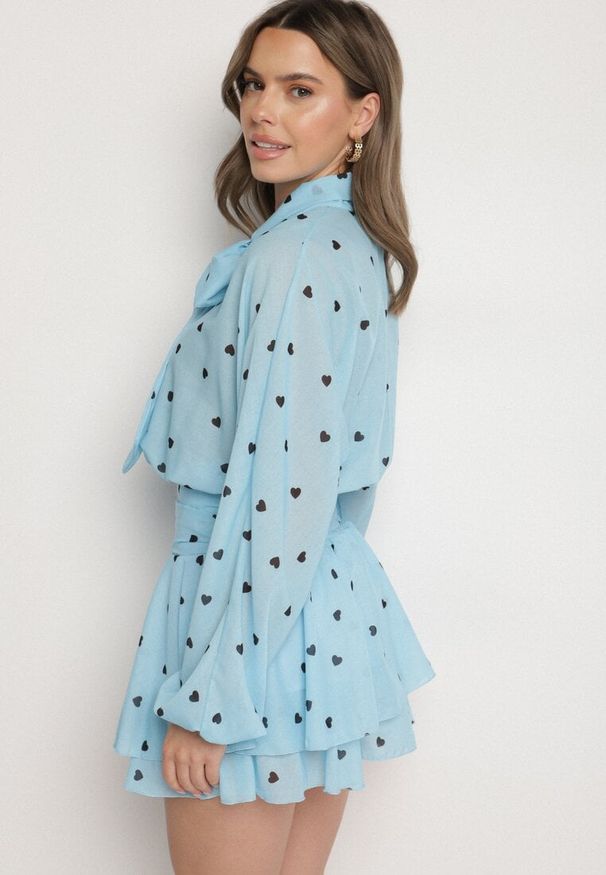 Born2be - Niebieska Rozkloszowana Sukienka z Rękawami Typu Nietoperz i Wiązaniem Miriviela. Okazja: na co dzień. Kolor: niebieski. Materiał: jeans. Typ sukienki: proste. Styl: casual, klasyczny