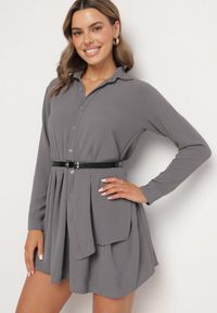 Born2be - Szara Asymetryczna Sukienka o Koszulowym Kroju z Gumką w Talii Elodina. Kolor: szary. Długość rękawa: długi rękaw. Typ sukienki: koszulowe, asymetryczne. Styl: elegancki, sportowy #2