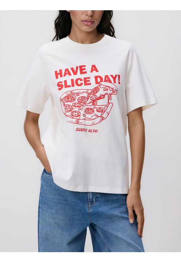 Reserved - Bawełniany t-shirt z nadrukiem - złamana biel. Materiał: bawełna. Wzór: nadruk
