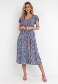 Born2be - Niebieska Sukienka Helledeia. Kolor: niebieski. Wzór: aplikacja, kwiaty. Sezon: wiosna, lato. Długość: midi #1