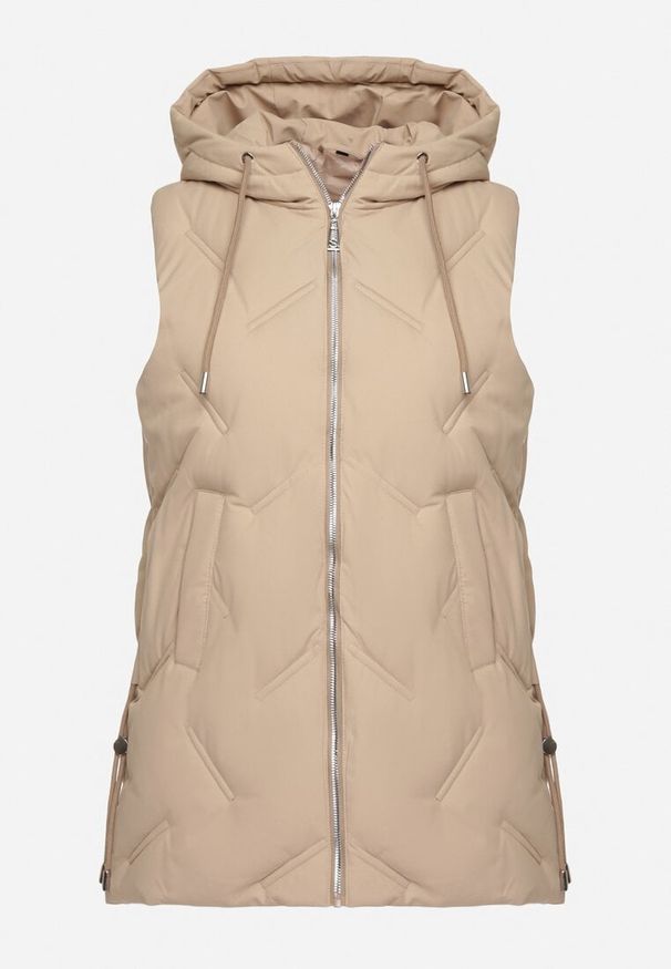 Born2be - Beżowa Przejściowa Kamizelka z Pikowanymi Przeszyciami i Kapturem Fesolira. Okazja: na co dzień. Kolekcja: plus size. Kolor: beżowy. Materiał: jeans. Styl: casual, sportowy