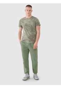 4f - 4F Spodnie casual męskie - khaki XXL. Okazja: na co dzień. Kolor: oliwkowy, brązowy, wielokolorowy. Materiał: bawełna, materiał, tkanina, elastan. Wzór: jednolity. Styl: casual