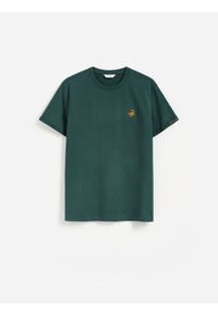Reserved - T-shirt regular z haftem - ciemnozielony. Kolor: zielony. Materiał: bawełna, dzianina. Wzór: haft