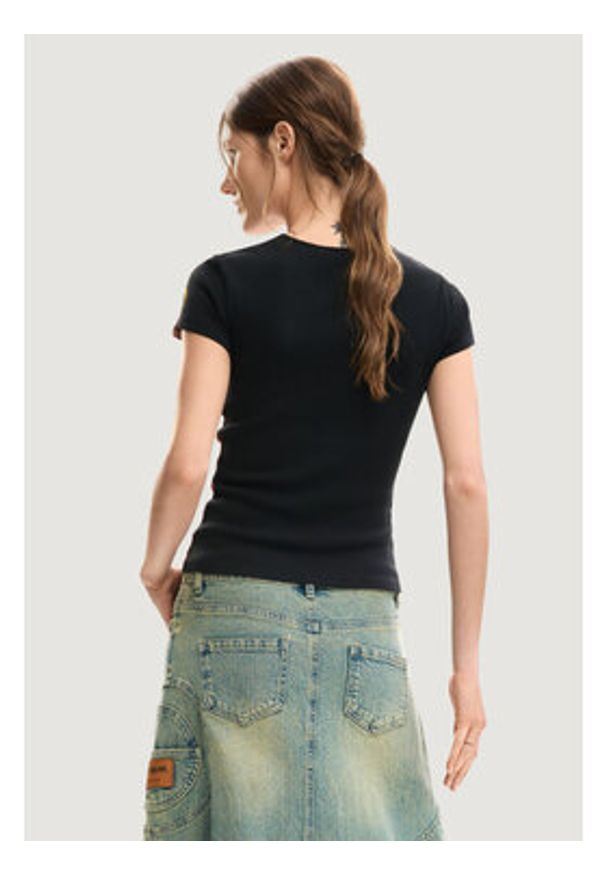Desigual T-Shirt TS_DUBLIN Czarny Casual Fit. Okazja: na co dzień. Kolor: czarny. Styl: casual