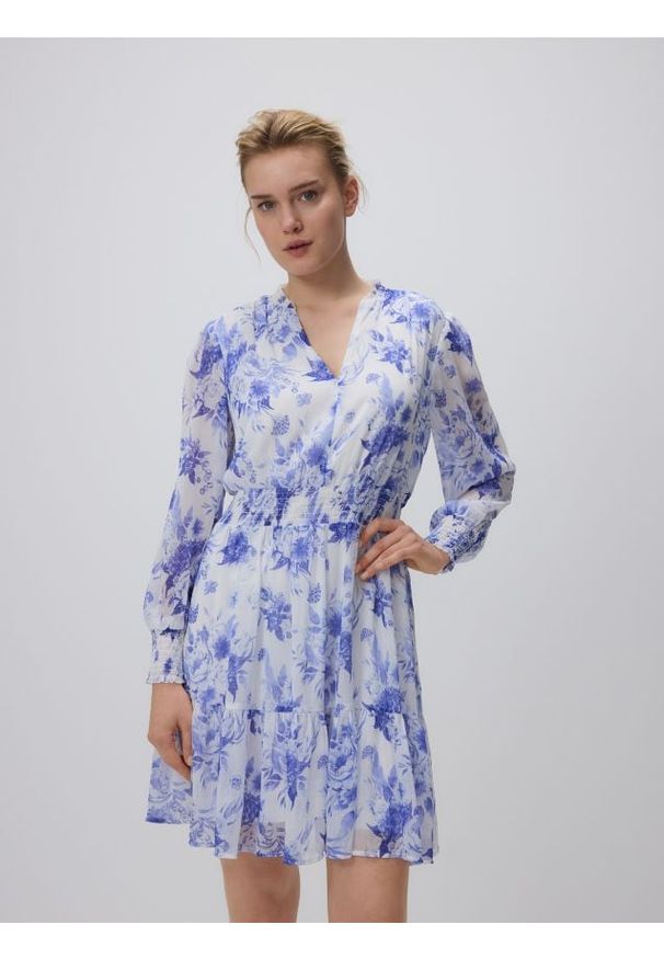 Reserved - Wzorzysta sukienka mini - złamana biel. Materiał: tkanina. Długość: mini