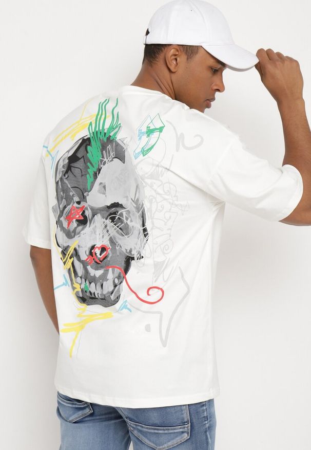 Born2be - Biała Koszulka z Krótkim Rękawem T-Shirt z Nadrukiem z Przodu i na Plecach Franestia. Okazja: na co dzień. Kolor: biały. Materiał: jeans. Długość rękawa: krótki rękaw. Długość: krótkie. Wzór: nadruk. Styl: casual, elegancki