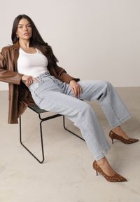 Born2be - Jasnoniebieskie Szerokie Jeansy z Bawełną o Prostym Kroju z Wysokim Stanem Miovera. Okazja: na co dzień. Stan: podwyższony. Kolor: niebieski. Wzór: koronka. Styl: casual, klasyczny, elegancki #6