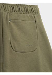 outhorn - Spodnie dresowe joggery męskie Outhorn - oliwkowe/khaki. Kolor: wielokolorowy, brązowy, oliwkowy. Materiał: dresówka