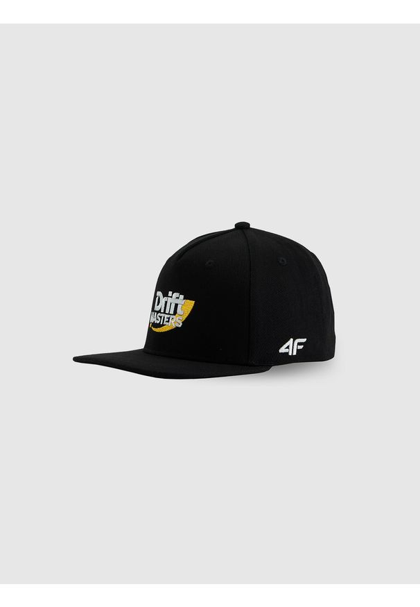 4f - 4F Czapka z daszkiem snapback uniseks 4F x Drift Masters - czarna S/M. Kolor: czarny. Materiał: materiał, bawełna. Wzór: haft, aplikacja. Styl: casual, klasyczny