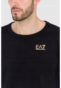 EA7 Emporio Armani - EA7 Czarna bluza męska ze złotym logo. Kolor: czarny #4