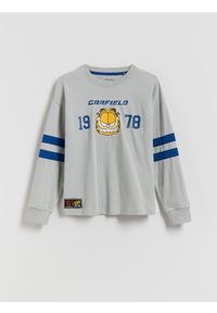Reserved - Longsleeve GARFIELD - jasnoszary. Kolor: szary. Materiał: bawełna, dzianina. Długość rękawa: długi rękaw