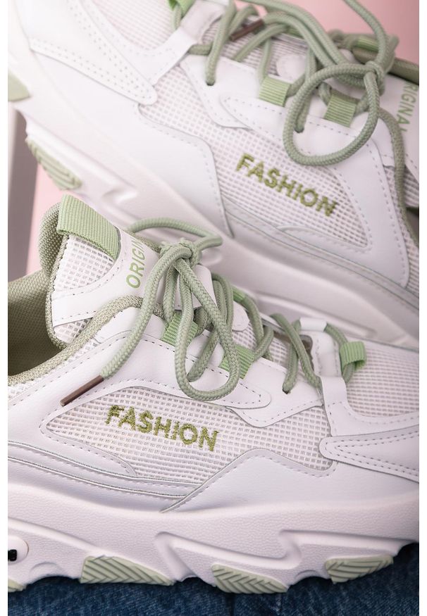 Casu - Białe buty sportowe sneakersy sznurowane casu 204/33g. Kolor: zielony, biały, wielokolorowy