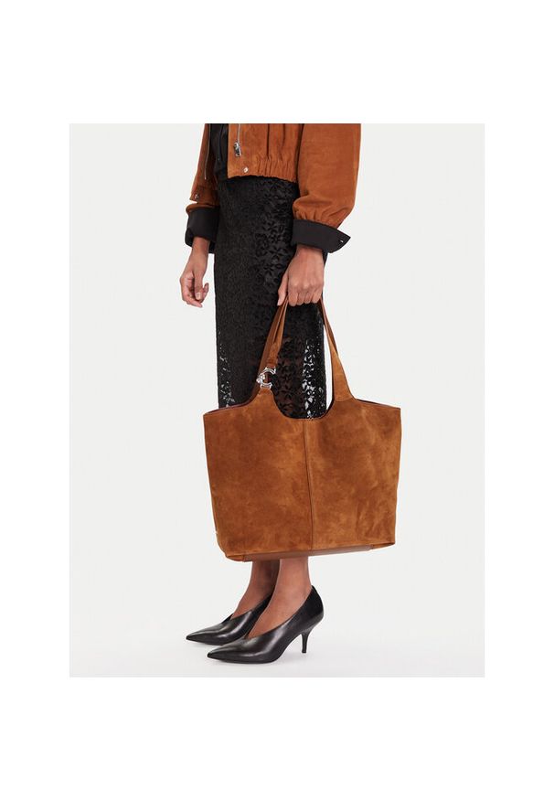 Torebka Coccinelle. Kolor: brązowy