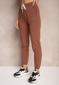 Renee - Brązowe Klasyczne Spodnie Dresowe z Elastyczną Gumką w Pasie Lerinde. Okazja: na co dzień. Kolor: brązowy. Materiał: dresówka. Styl: klasyczny #5