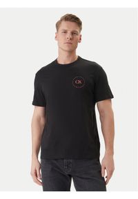 Calvin Klein Jeans T-Shirt LV04RF801G Czarny Regular Fit. Kolor: czarny. Materiał: bawełna #1