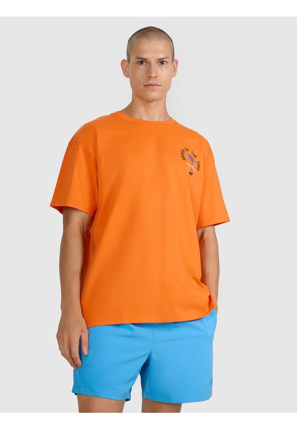 4f - 4F T-shirt oversize z nadrukiem męski - pomarańczowy M. Okazja: na co dzień. Kolor: pomarańczowy. Materiał: jersey, materiał, bawełna. Wzór: nadruk. Styl: sportowy, klasyczny, casual