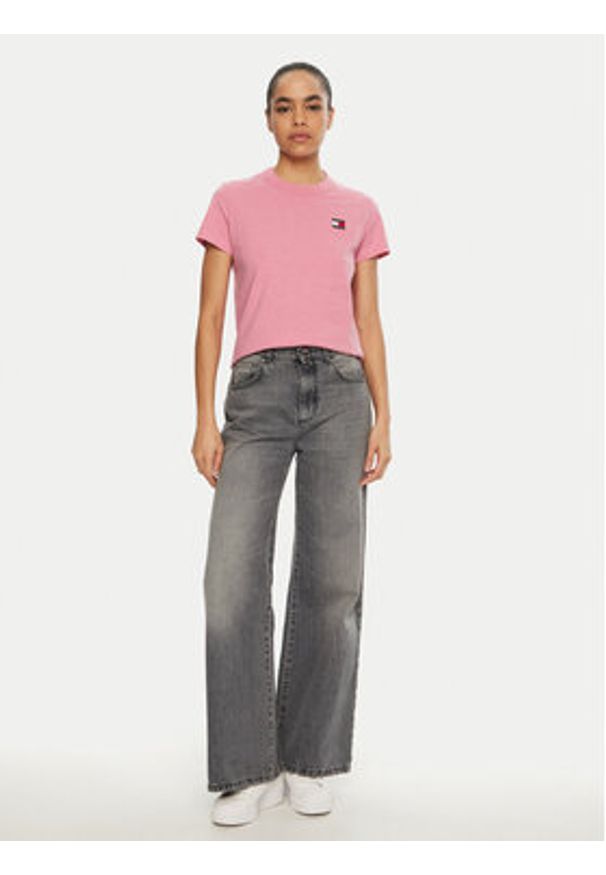 Tommy Jeans T-Shirt DW0DW20153 Różowy Regular Fit. Kolor: różowy. Materiał: bawełna