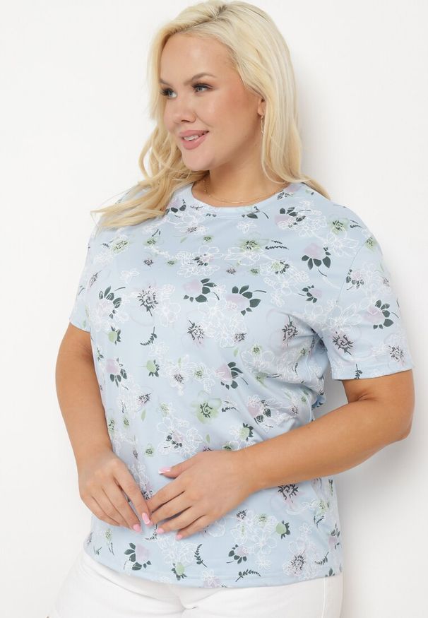 Born2be - Niebieski T-shirt Koszulka z Krótkim Rękawem w Kwiaty Nleessa. Okazja: na co dzień. Kolekcja: plus size. Kolor: niebieski. Materiał: jeans. Długość rękawa: krótki rękaw. Długość: krótkie. Wzór: kwiaty. Styl: elegancki, casual