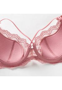 Intica - Komplet bielizny z usztywnianym biustonoszem z koronką Denisia. Kolor: czerwony. Materiał: koronka. Wzór: koronka #6