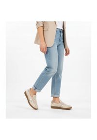 Trampki damskie Armodo, z łączonych materiałów ze skórą naturalną i zamszowymi wstawkami na cholewce sznurowana konstrukcja z metalicznymi paskami, b. Okazja: na co dzień. Zapięcie: pasek. Kolor: beżowy. Materiał: zamsz, skóra, materiał. Szerokość cholewki: normalna. Wzór: aplikacja. Styl: casual, klasyczny, sportowy #6