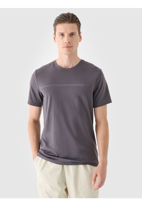 4f - 4F T-shirt regular z nadrukiem męski - szary M. Okazja: na co dzień. Kolor: szary. Materiał: dzianina, bawełna, jersey. Długość rękawa: krótki rękaw. Długość: krótkie. Wzór: nadruk. Styl: klasyczny, sportowy, casual