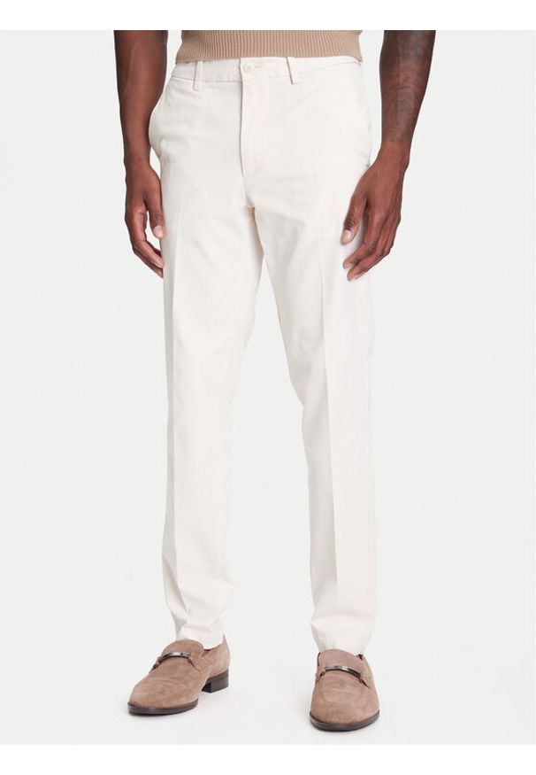 BOSS Chinosy P-Kaiton1 50543945 Écru Slim Fit. Materiał: syntetyk