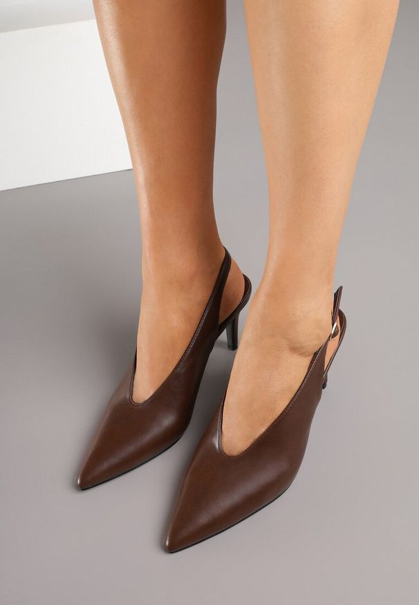 Renee - Brązowe Sandały Slingback na Obcasie Typu Szpilka Latira. Okazja: na studniówkę, na ślub cywilny, na imprezę, na randkę, na wesele. Zapięcie: pasek. Kolor: brązowy. Obcas: na obcasie. Styl: elegancki. Wysokość obcasa: średni