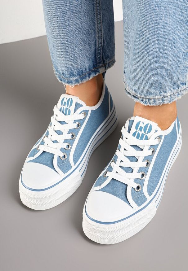 Born2be - Jasnoniebieskie Trampki na Grubej Podeszwie z Cyrkoniami Asgerda. Okazja: na co dzień. Nosek buta: okrągły. Kolor: niebieski. Materiał: jeans. Wzór: aplikacja. Sezon: lato. Styl: casual
